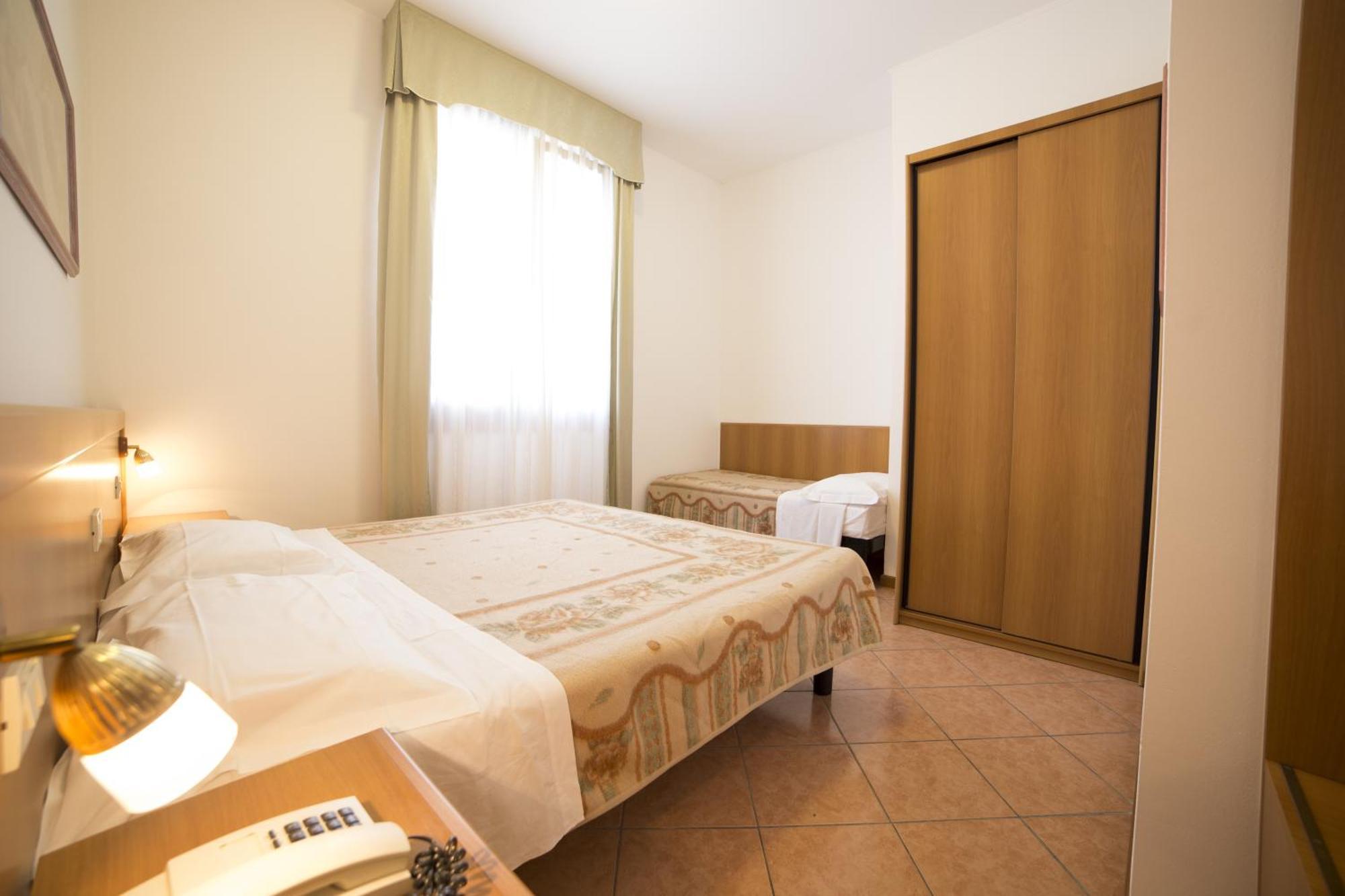 Residence Piccola Oasi 诺文塔 外观 照片