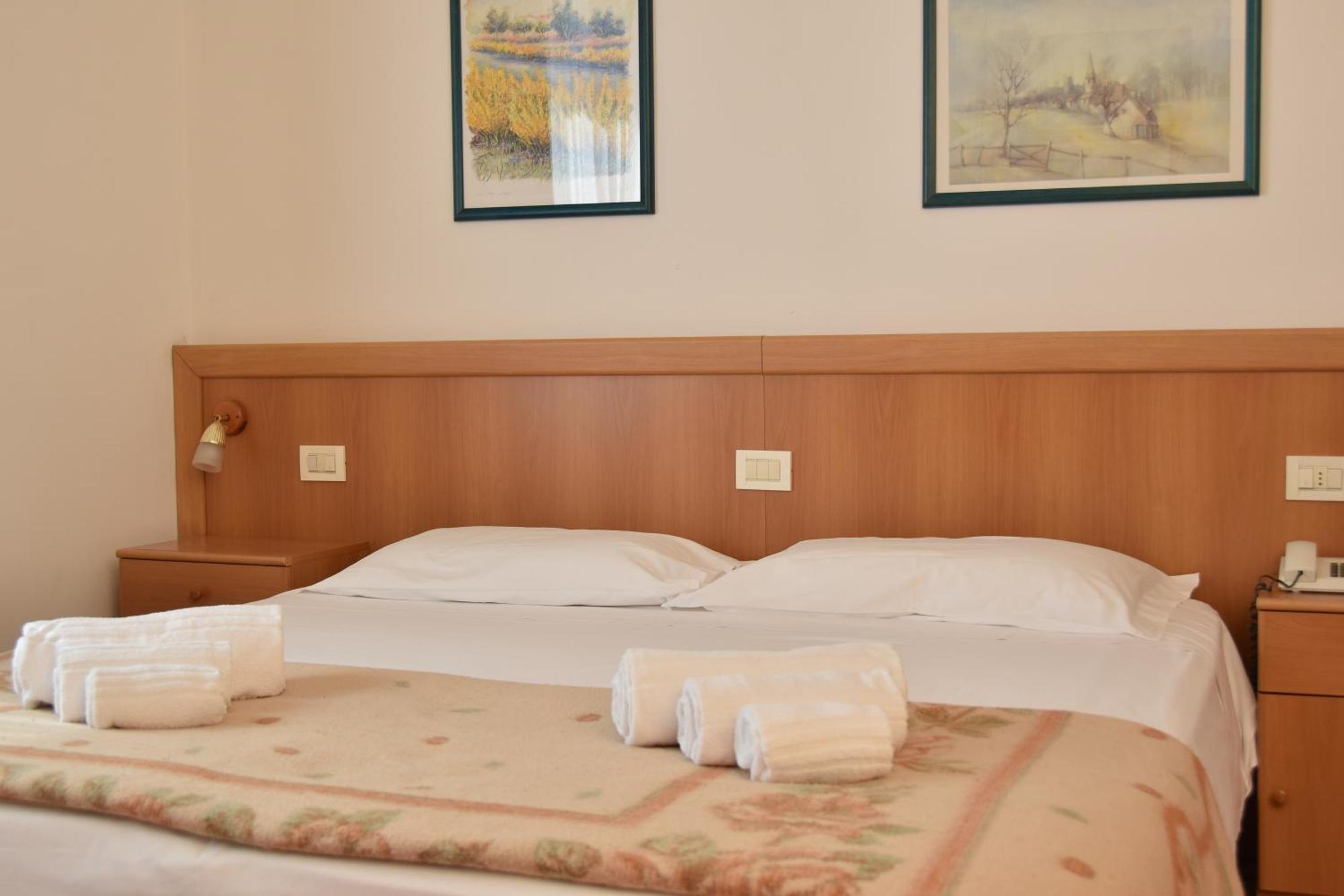 Residence Piccola Oasi 诺文塔 外观 照片