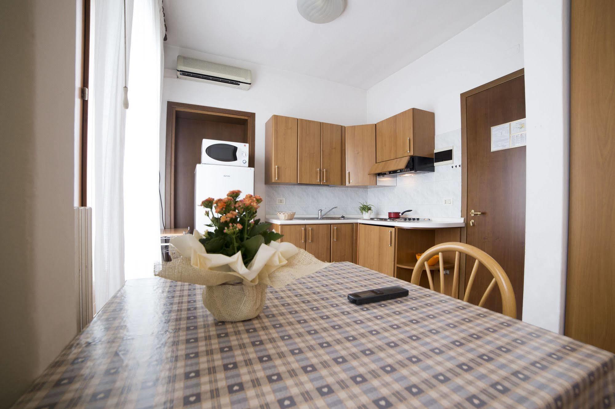 Residence Piccola Oasi 诺文塔 外观 照片