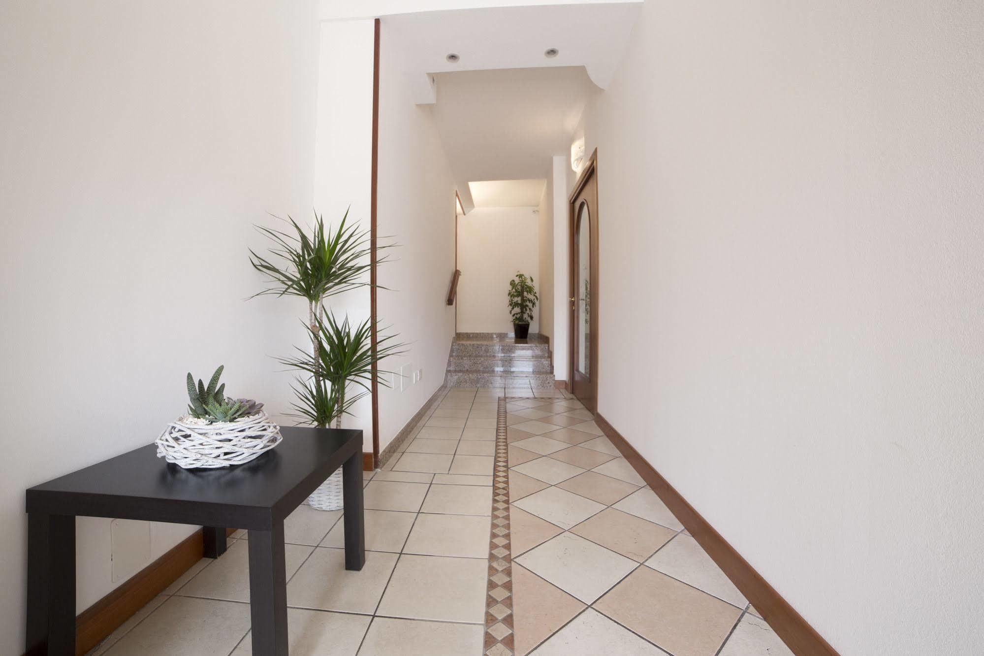 Residence Piccola Oasi 诺文塔 外观 照片
